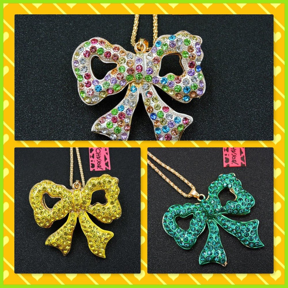 💚🐈  BNWT Lovely Bowknot Crystal Necklace🐕‍